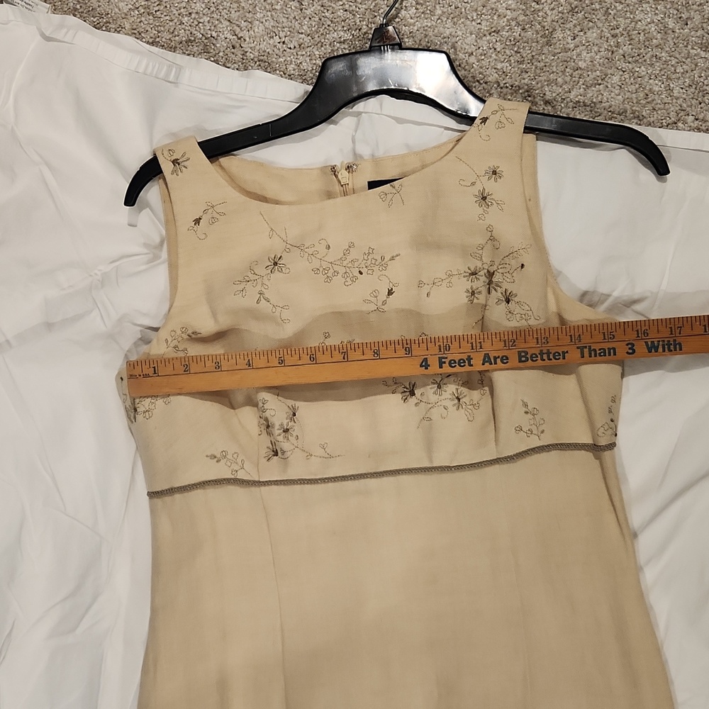 Ann Taylor! Beautiful summer long dress with embroidery top with piping.